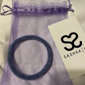 Saska bracelet. 8” grey.